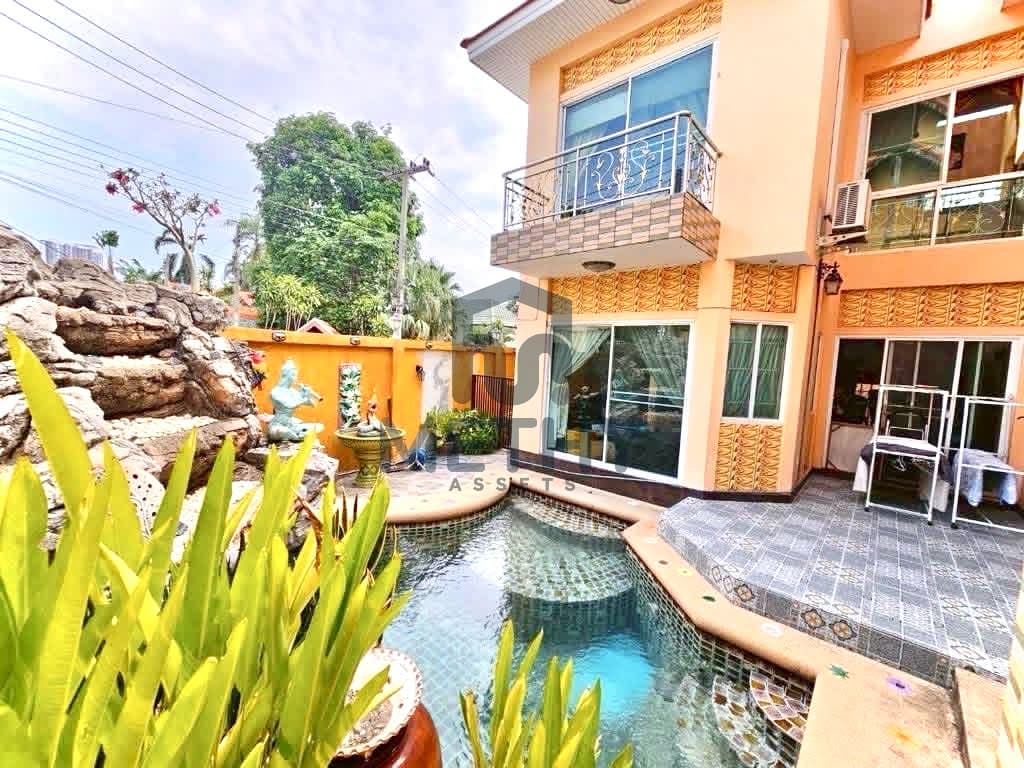 Urgent Sale! Pool Villa 5 Bedroom Only 500m to the Beach — Spacious 67 Sq.wah | 12 MB