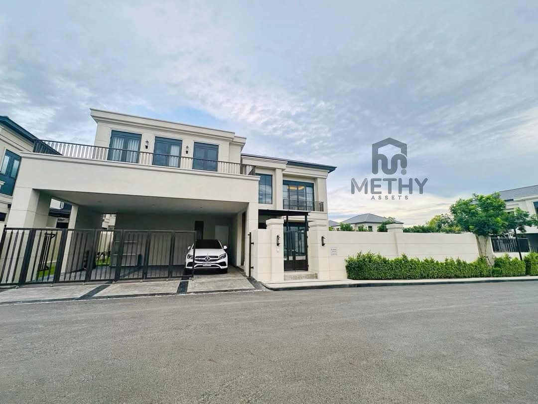 House For Sale & Rent — Corner Plot in Arcade by Patta, Pattaya A luxury classic style home 4 Bedroom