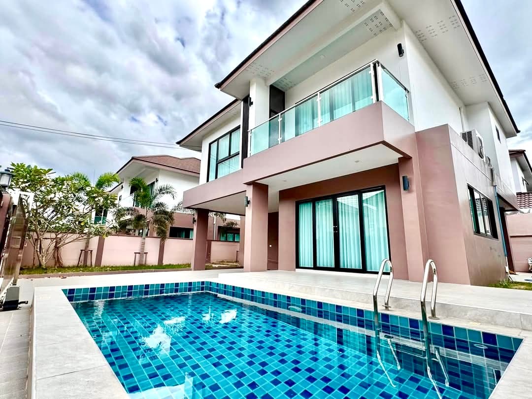 The Lake Huay Yai — House for rent , private swimming pool , pets friendly