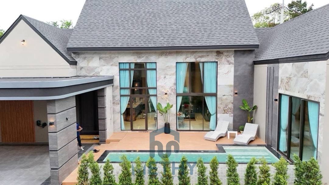 Luxury Pool Villa 3 Bedrooms – Fully Furnished in Mabprachan 16.8 MB.